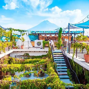 https://adra-hostel.guatemalaantiguahotels.com